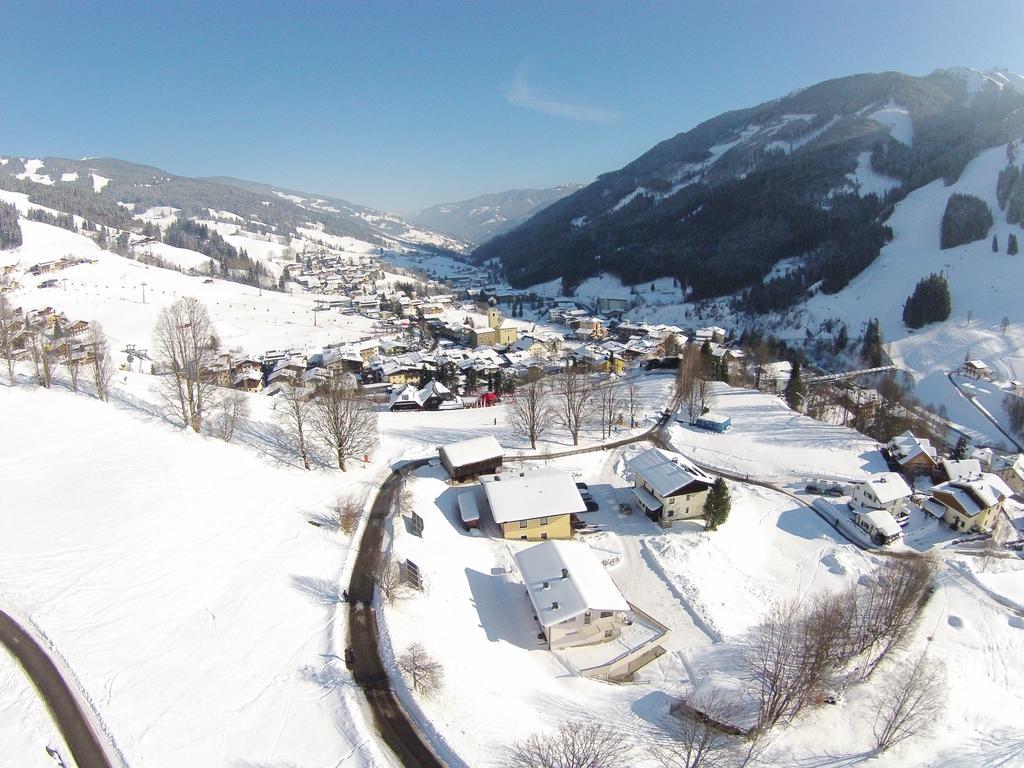 Saalbach Apartments Landhaus Bernkogel - Ski In Ski Out Exterior photo